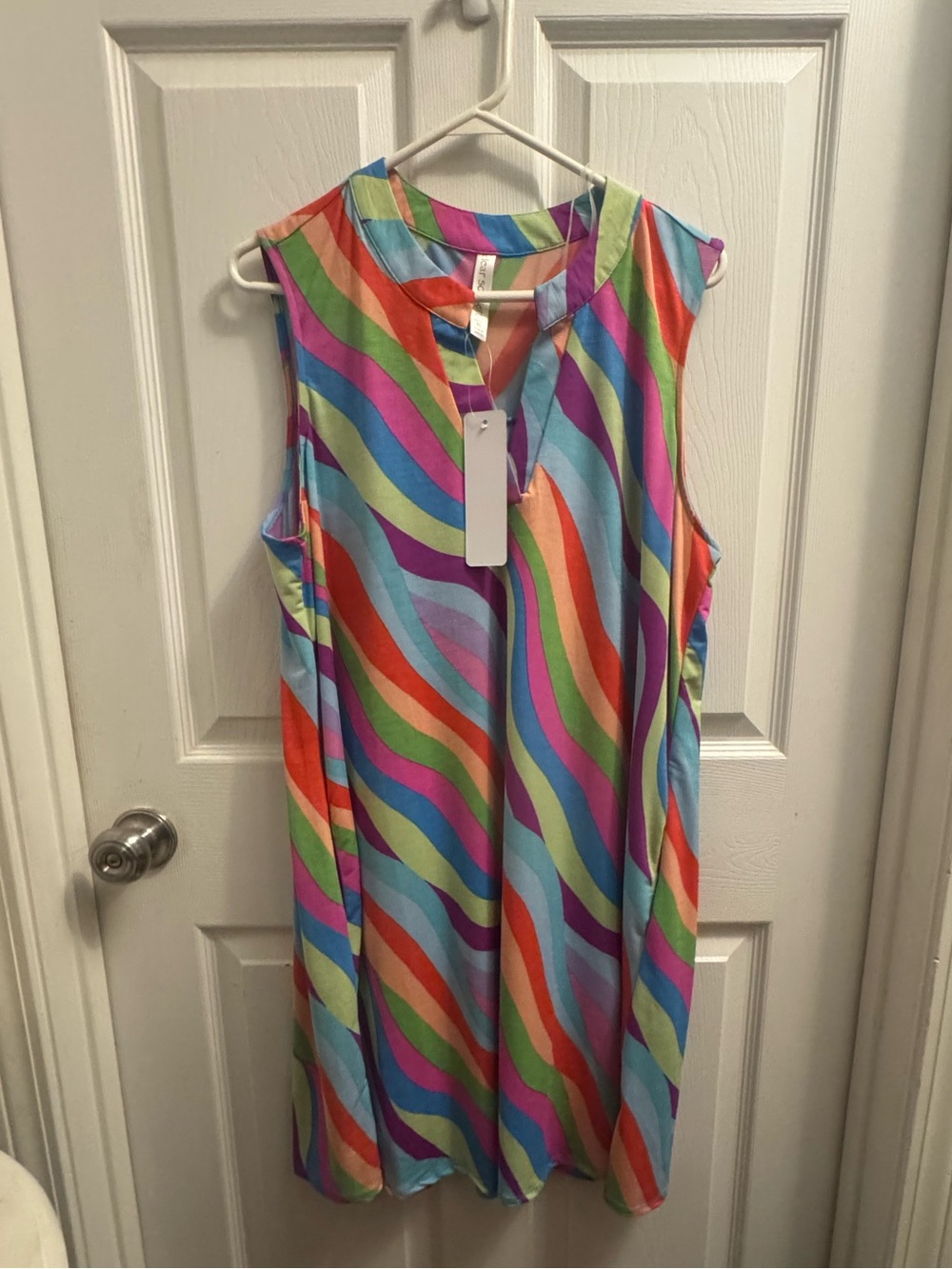 Sleeveless Rainbow Wave Shift Dress
